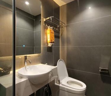 Ba Dinh Hotel | Ami Studio Đội Cấn