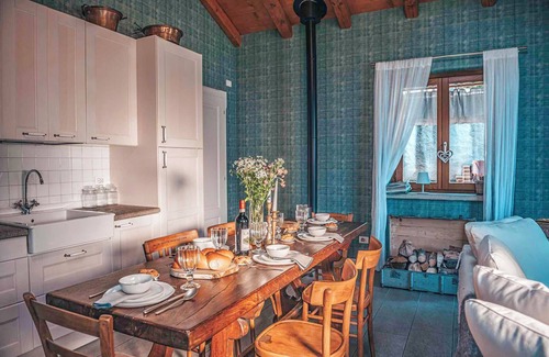 Levo House | An oasis in the middle of nature: Tastefully furnished 3-room stone house with swimming pond
