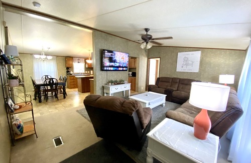 Hoyt Cabin | Anchor Away - Leave your boat in the water & stay! Truck & Boat Trailer parking!