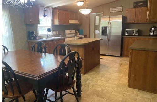 Hoyt Cabin | Anchor Away - Leave your boat in the water & stay! Truck & Boat Trailer parking!