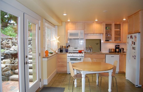 Moscow House | Andriette's L5- Lovely, Light Luscious Lower Level