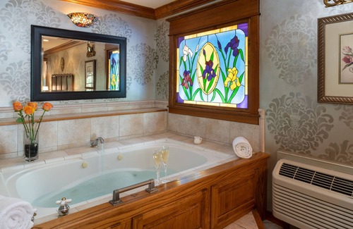 Eureka Springs Historic District Bed & Breakfast | Angel At Rose Hall