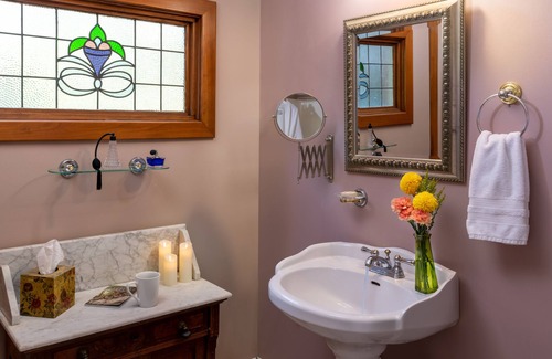 Eureka Springs Historic District Bed & Breakfast | Angel At Rose Hall