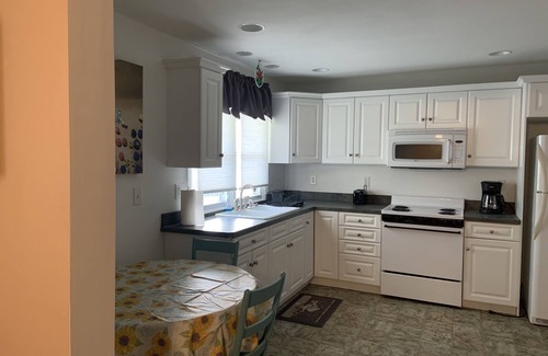 Anglesea Apartment | Anglesea Escape - Easy walk to Scenic Seawall, Beaches, Restaurants and Bars!