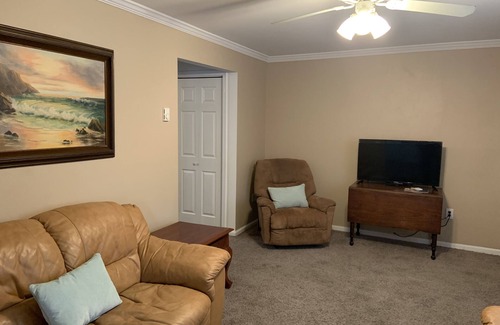 Anglesea Apartment | Anglesea Escape - Easy walk to Scenic Seawall, Beaches, Restaurants and Bars!