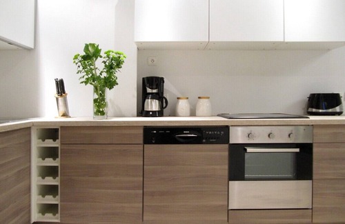 Antibes Old Town Apartment | ANTIBES Ground floor 3 * quiet house in the heart of the city