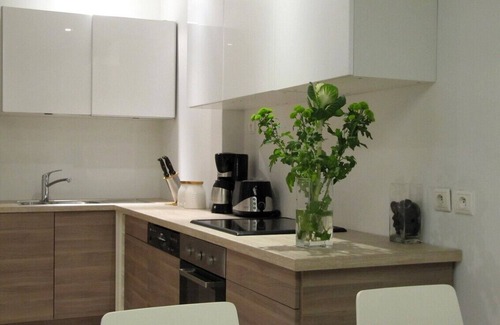 Antibes Old Town Apartment | ANTIBES Ground floor 3 * quiet house in the heart of the city