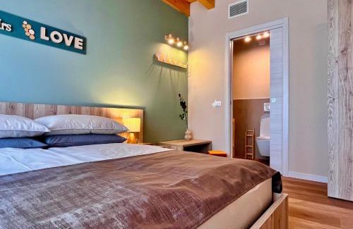 Crociale House | Antica corte - private court