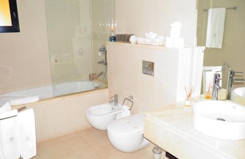 Aldeia das Acoteias Hotel | AP Adriana Beach Resort