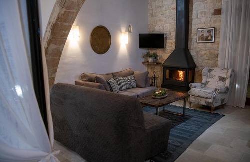 Lofou Cabin | Apanemia Inn Studio