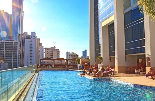 Panama City Apartment | Apartaestudio Moderno en Excelente Ubicacion Gratis Desayuno, Piscina, Gym