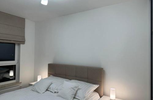 Jezyce Apartment | Apartament JANICKIEGO 159 parking free