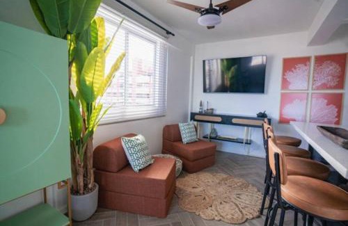 Matinhos Apartment | Apartamento Caiobá vista mar, 50m praia, garagem