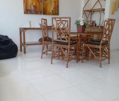 Jardim Praiano Apartment | Apartamento com 4 quartos, uma quadra da Praia Enseada, Guarujá