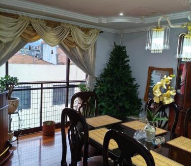 Cuenca Apartment | Apartamento espacioso y super cómodo Batan Shopping