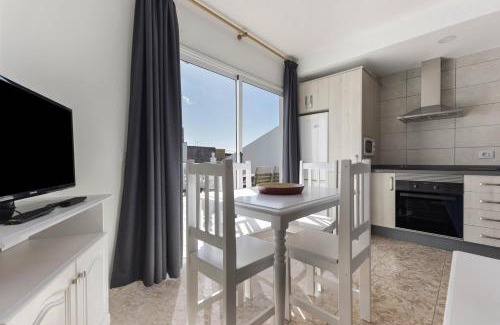 Playa San Juan Apartment | Apartamento Pardela
