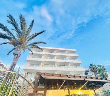 Figueretas Apartment | Apartamentos Llobet Ibiza