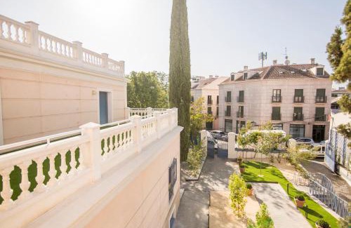 Pinto Apartment | Apartamentos Plaza de Santiago - Estudios Turisticos - 1 LLAVE
