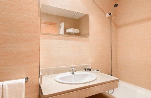 Leon Hotel | Aparthotel Exe Campus San Mamés