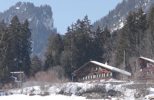 Oberwil im Simmental Apartment | Apartment ∙ 2 bedrooms ∙ 5 guests