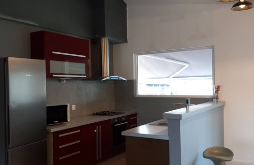Saint-Bonnet-sur-Gironde Apartment | Apartment 100 m2, 3 bedrooms, Balcony Smoking area.