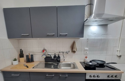 Cottbus Apartment | Apartment 'Bahnhofsnahes Altstadt-Paradies' with Balcony and Wi-Fi