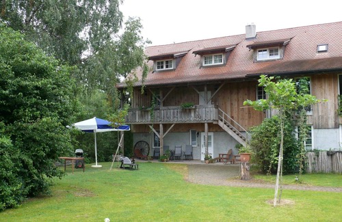Salem Apartment | Apartment 'Ferienwohnung Sägespan' with Private Terrace, Shared Garden and Wi-Fi