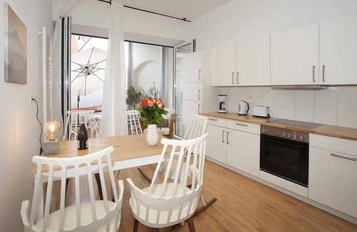 Bamberg Apartment | Apartment 'Fewo Romeo Und Julia' with Private Terrace and Wi-Fi