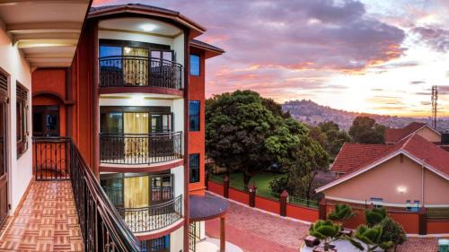 Kampala Apartment | apartment for 24 people in Blue Pearl - Kampala