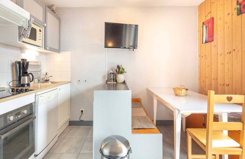 Saint-Sorlin-d'Arves Apartment | Apartment in Saint-Sorlin near Ski Resort