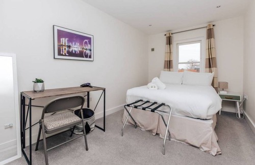 Henley Apartment | Apartment ∙ 2 bedrooms ∙ 6 guests