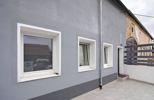 Deffingen Apartment | Apartment 'Heß' with Private Terrace, Private Garden and Wi-Fi