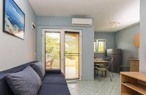 Zaton Apartment | Apartment in Nin with Pool near the Beach