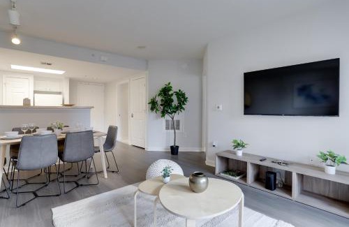 Crystal City Apartment | Apartment Just Steps from Ballston Subway Station