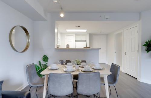 Crystal City Apartment | Apartment Just Steps from Ballston Subway Station