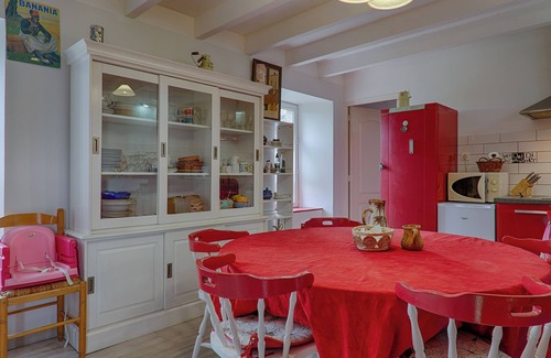 Saint-Agreve Apartment | Apartment "La Salamandre" with Shared Garden, Balcony and Wi-Fi