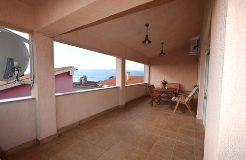 Pinezici Apartment | Apartment Luis on the first floor
