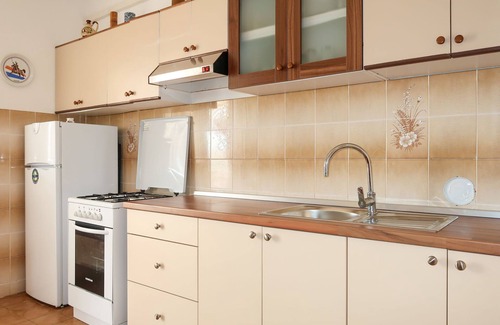 Barbat na Rabu Apartment | Apartment Matius by Interhome