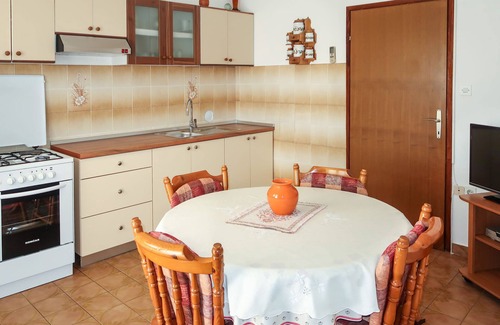 Barbat na Rabu Apartment | Apartment Matius by Interhome
