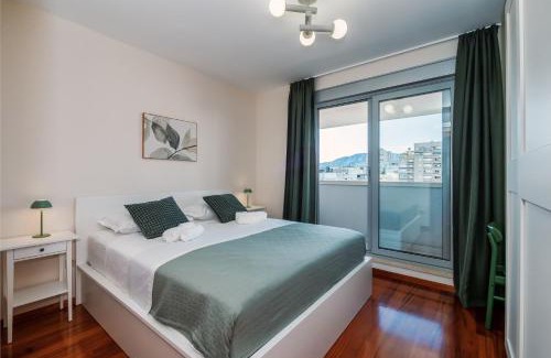 Bacvice Apartment | Apartment Nedica - Balcony, 2 Kings, Lift & AC