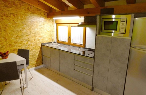 Tubilla del Lago Apartment | Apartment 'Ribera Del Duero Crianza' with Wi-Fi