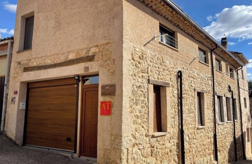 Tubilla del Lago Apartment | Apartment 'Ribera Del Duero Crianza' with Wi-Fi