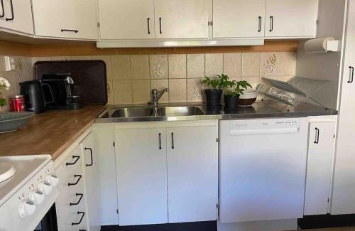 Ljungskile Apartment | Apartment right next to the golf course and with the ocean just around the corner