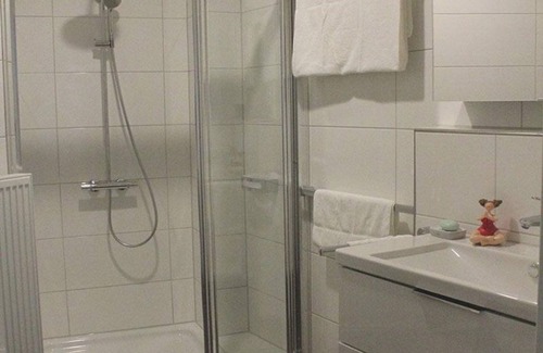 Geiselberg Apartment | Apartment Seetalblick - apartment/apartment, shower, WC, 2 bedrooms