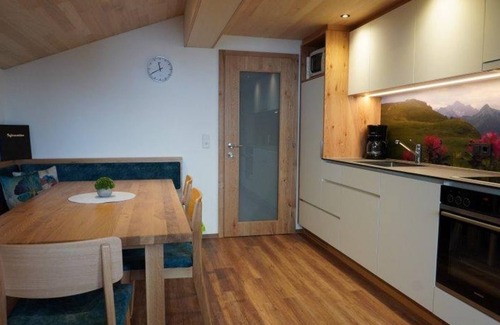 Damuels Bed & Breakfast | Apartment "Village" - Pension Edelweiss Bischof KG