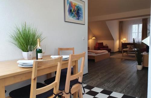 Zentrum-Nordwest Apartment | Apartmenthaus Feuerbach