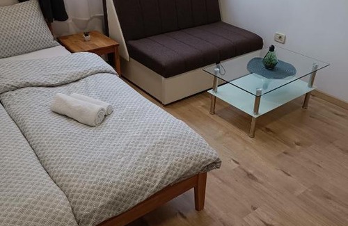 Deskle Apartment | Apartments Aura