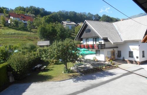 Zasip House | Apartments & Rooms Preseren