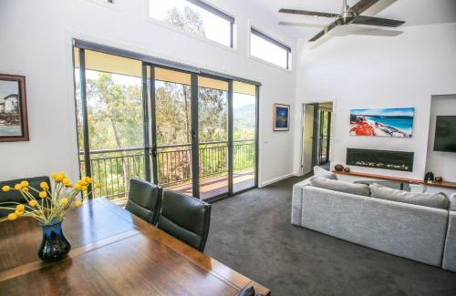Bright House | Apex Villa
