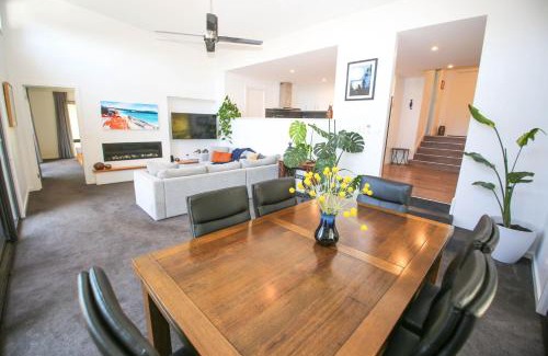 Bright House | Apex Villa